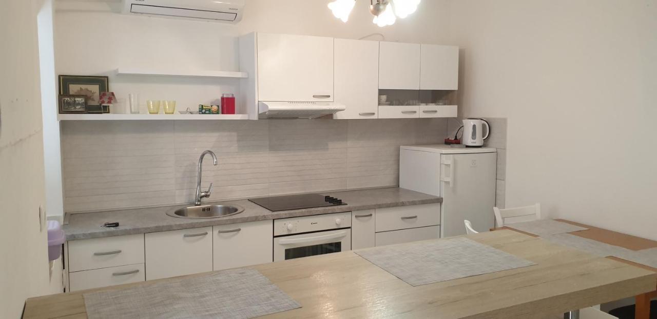 Ulica Dvori Narca 12 Apartment 4+2 Per. バスカ エクステリア 写真